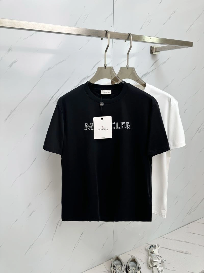 Bold Louis Vuitton T-Shirts 132441
