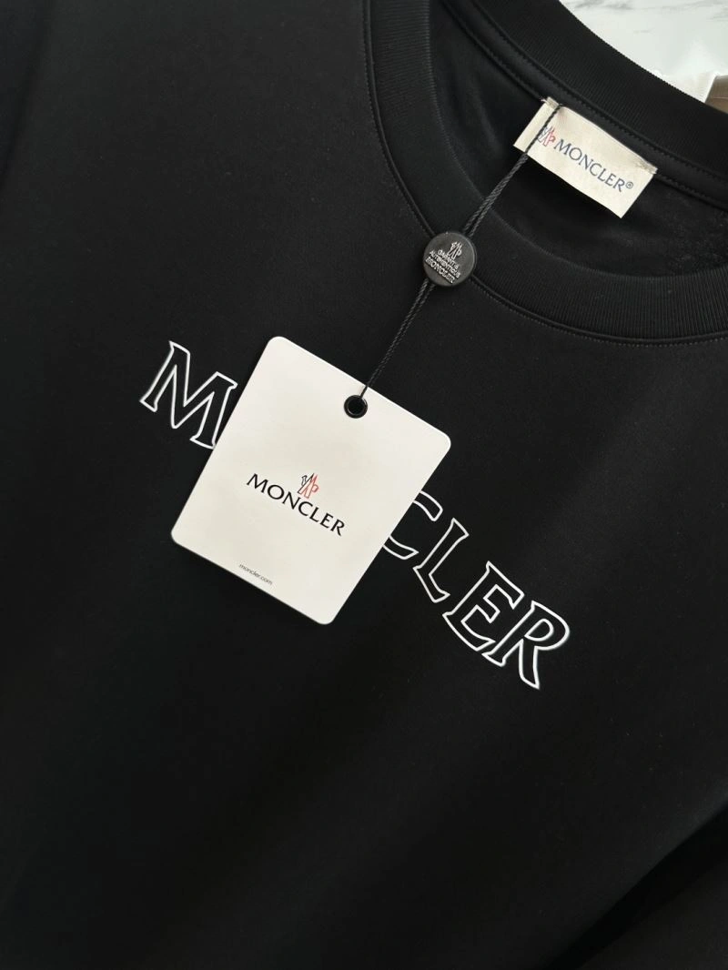 Bold Louis Vuitton T-Shirts 132441