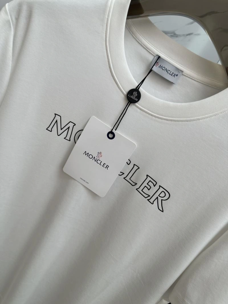 Louis Vuitton T-Shirts Versatile 132444