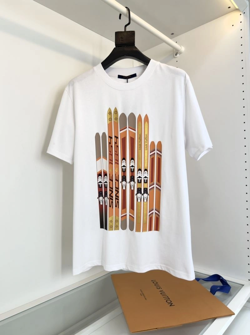 Louis Vuitton T-Shirts Casual 132438