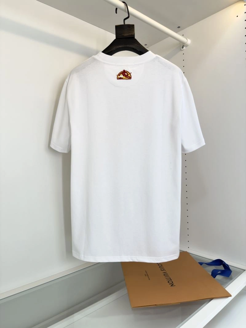 Louis Vuitton T-Shirts Casual 132438