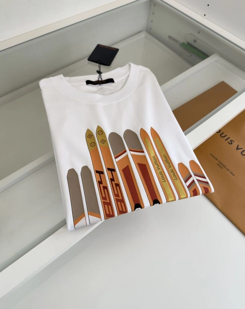 Louis Vuitton T-Shirts Casual 132438