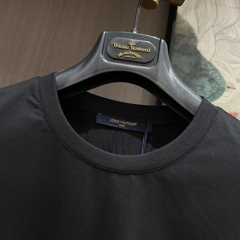 Louis Vuitton T-Shirts MoistureWicking 132415
