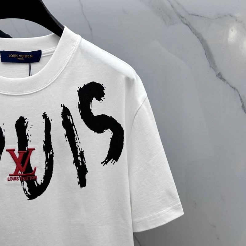 Louis Vuitton T-Shirts Stylish 132426