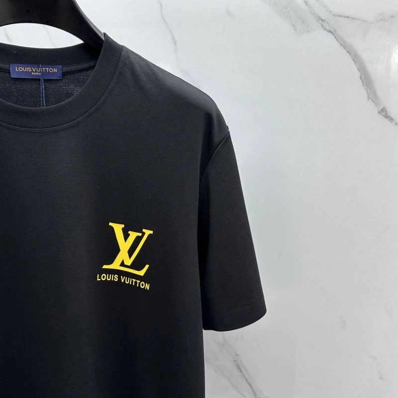 Louis Vuitton T-Shirts MoistureWicking 132431