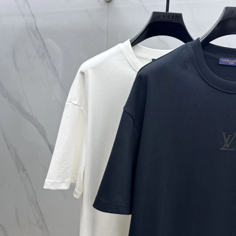 Snug Louis Vuitton T-Shirts 132430