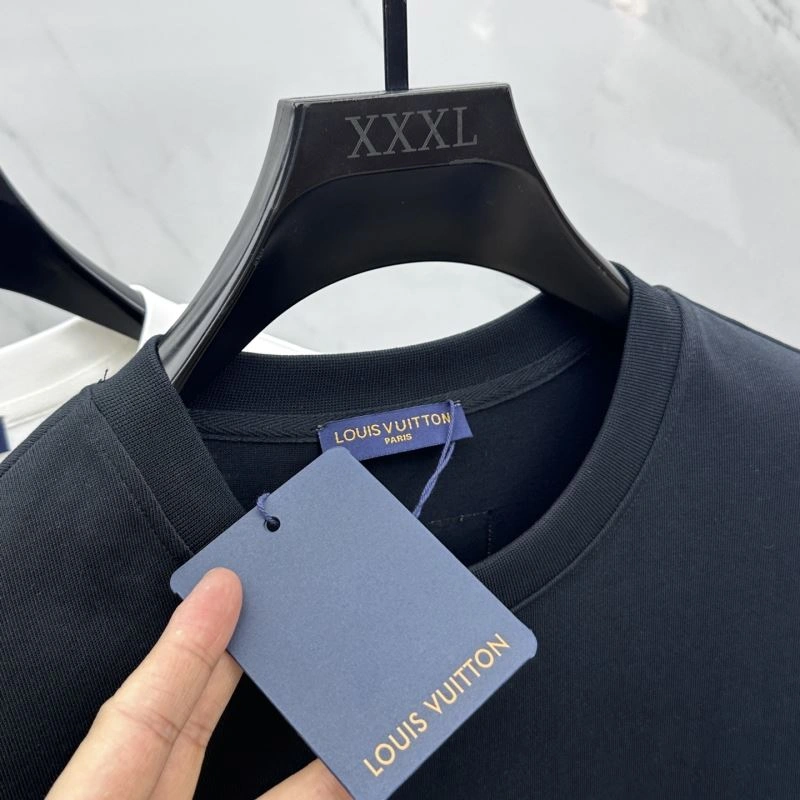 Snug Louis Vuitton T-Shirts 132430