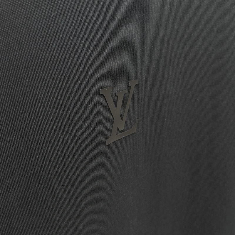 Snug Louis Vuitton T-Shirts 132430