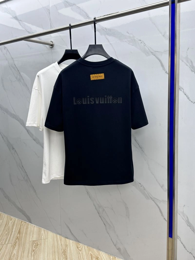 Snug Louis Vuitton T-Shirts 132430