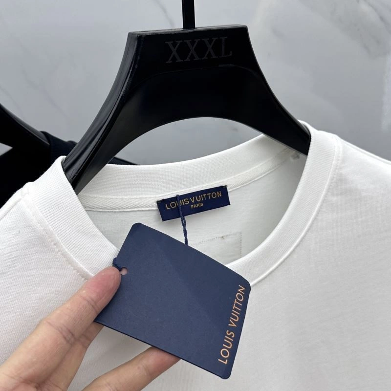 Upgraded Louis Vuitton T-Shirts 132429