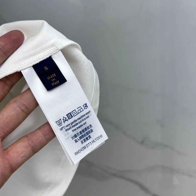 Upgraded Louis Vuitton T-Shirts 132429