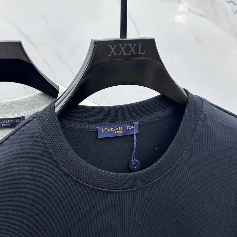 Louis Vuitton T-Shirts Vibrant 132425