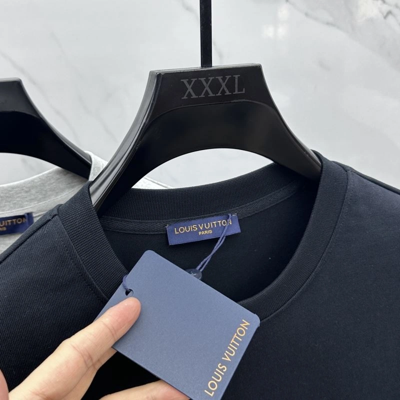 Louis Vuitton T-Shirts Vibrant 132425