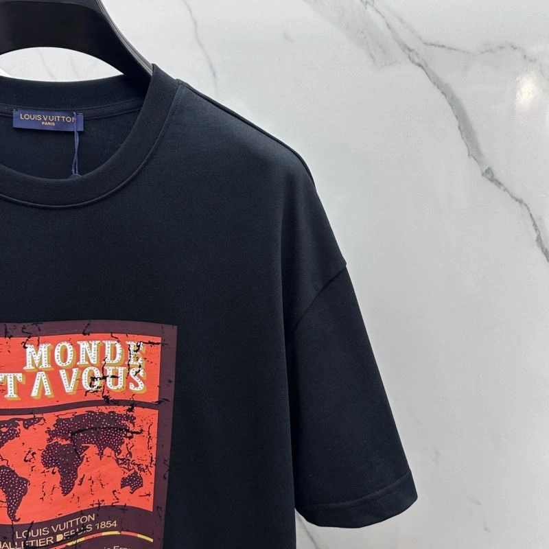Louis Vuitton T-Shirts Vibrant 132425