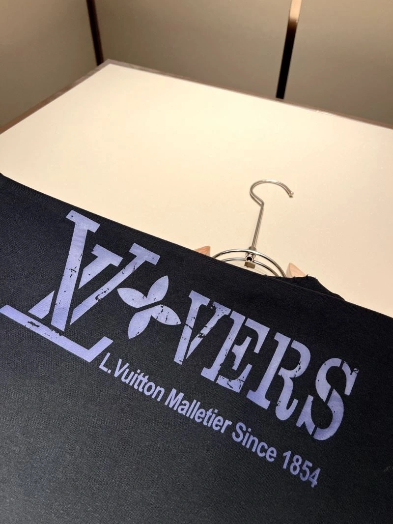 Trendsetting Louis Vuitton T-Shirts 132414