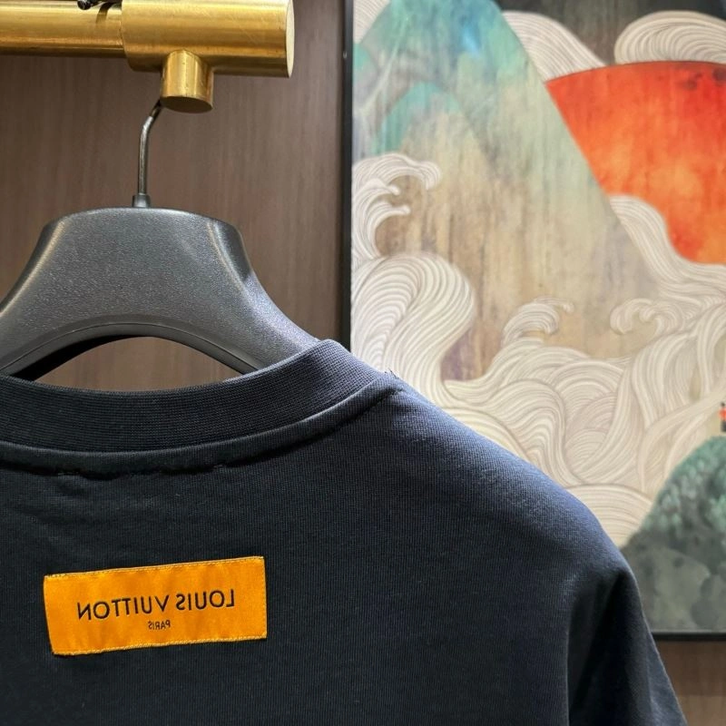 WaterResistant Louis Vuitton T-Shirts 132433