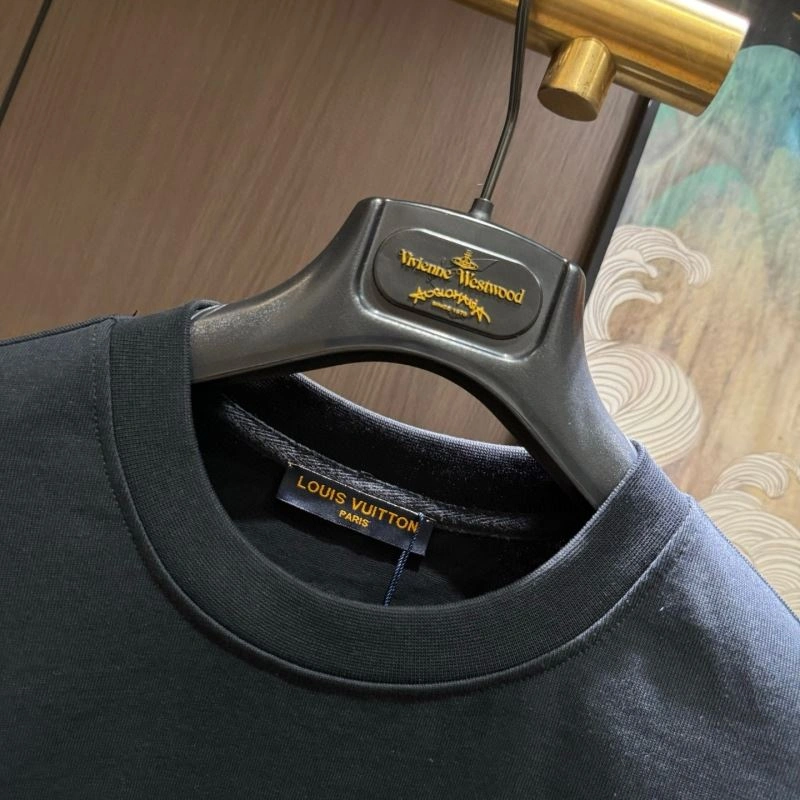 WaterResistant Louis Vuitton T-Shirts 132433