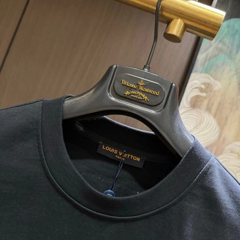 SmoothTexture Louis Vuitton T-Shirts 132410
