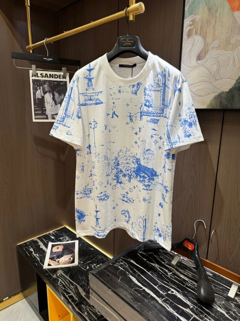 UrbanChic Louis Vuitton T-Shirts 132428