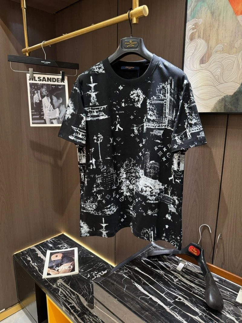 UrbanChic Louis Vuitton T-Shirts 132428