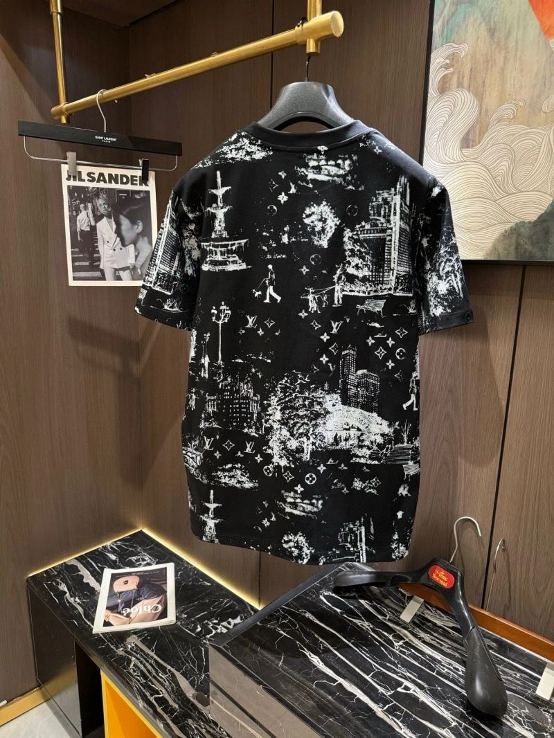 UrbanChic Louis Vuitton T-Shirts 132428