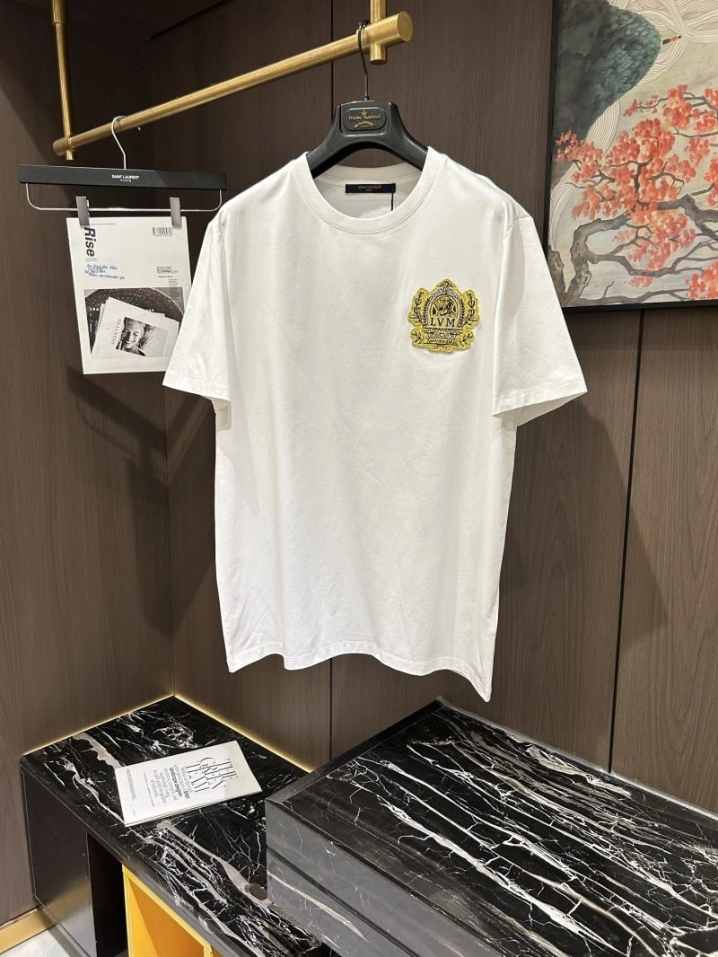 Elegant Louis Vuitton T-Shirts 132421
