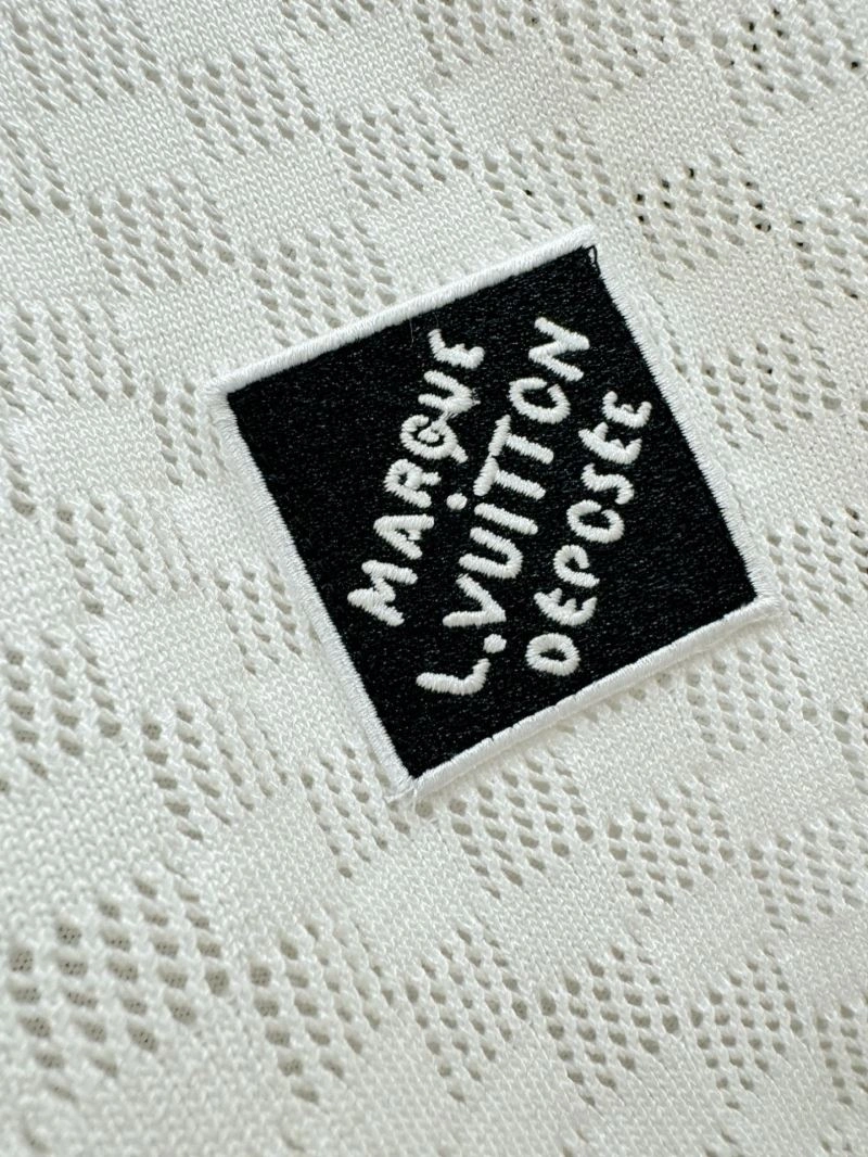 Compact Louis Vuitton T-Shirts 132400