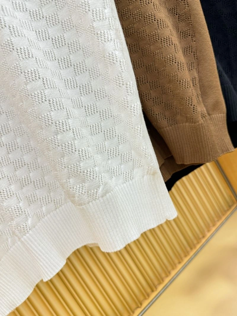 Compact Louis Vuitton T-Shirts 132400