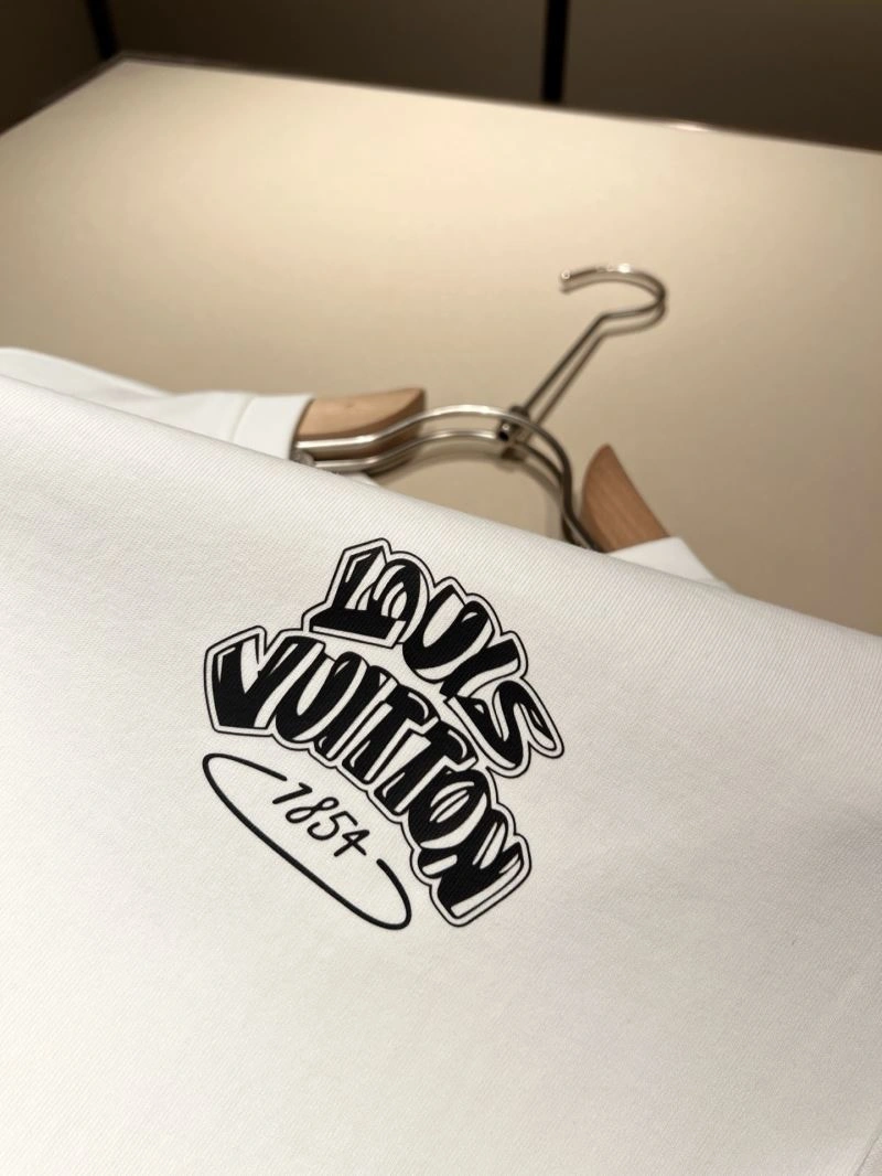 Popular Louis Vuitton T-Shirts 132399