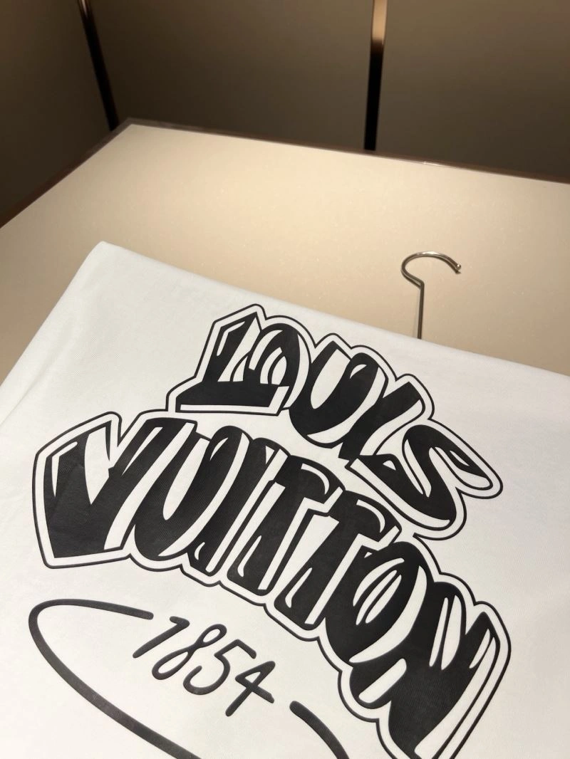 Popular Louis Vuitton T-Shirts 132399