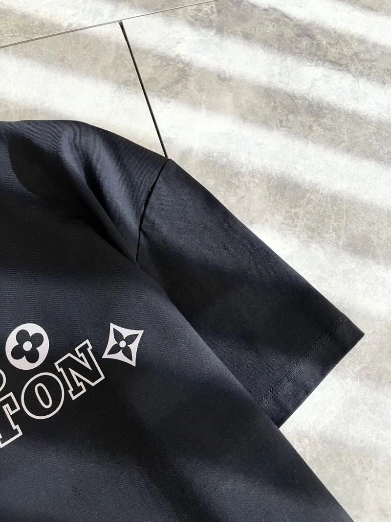 Neat Louis Vuitton T-Shirts 132396