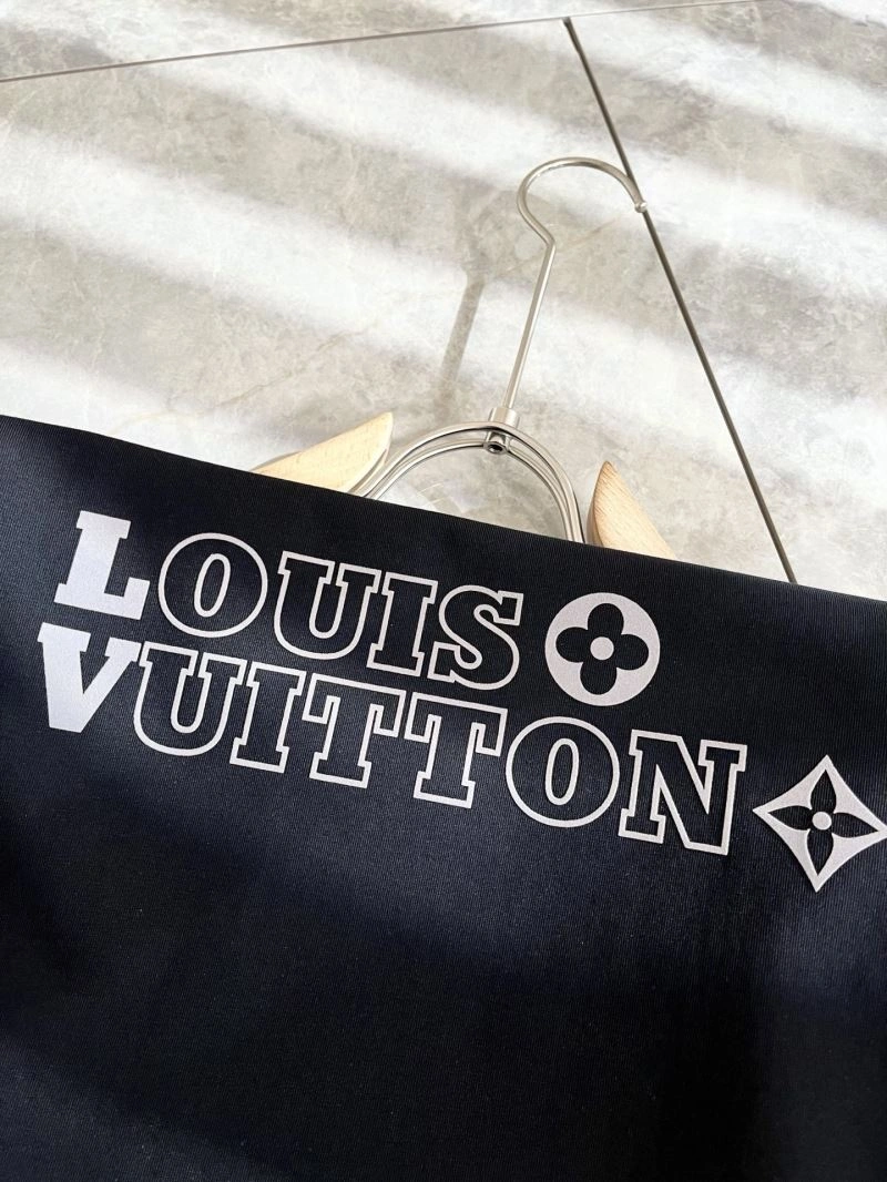 Neat Louis Vuitton T-Shirts 132396