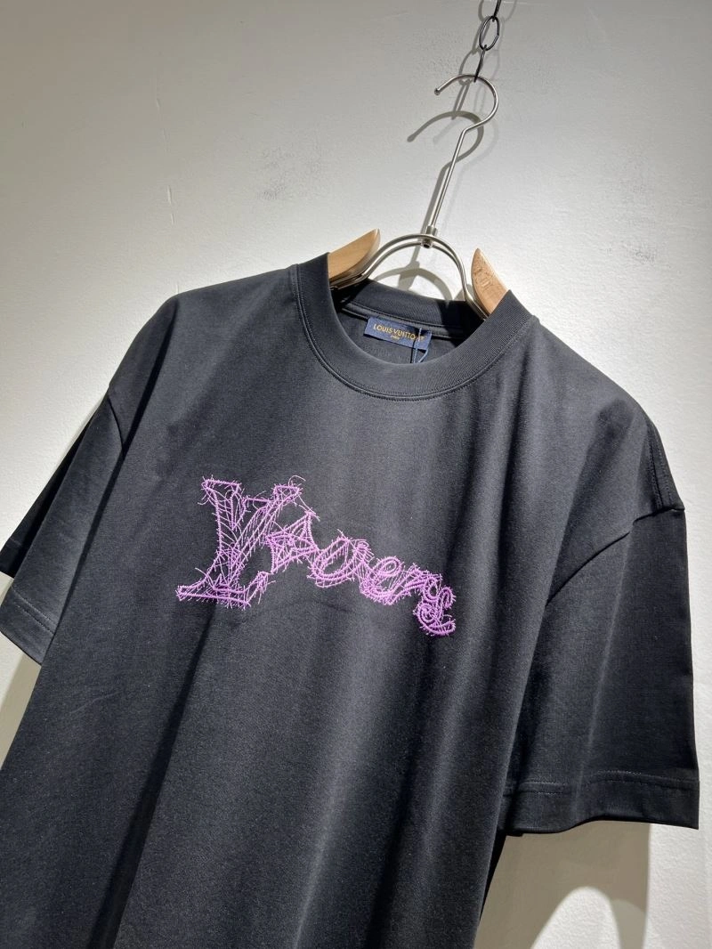 Louis Vuitton T-Shirts Trendy 132393