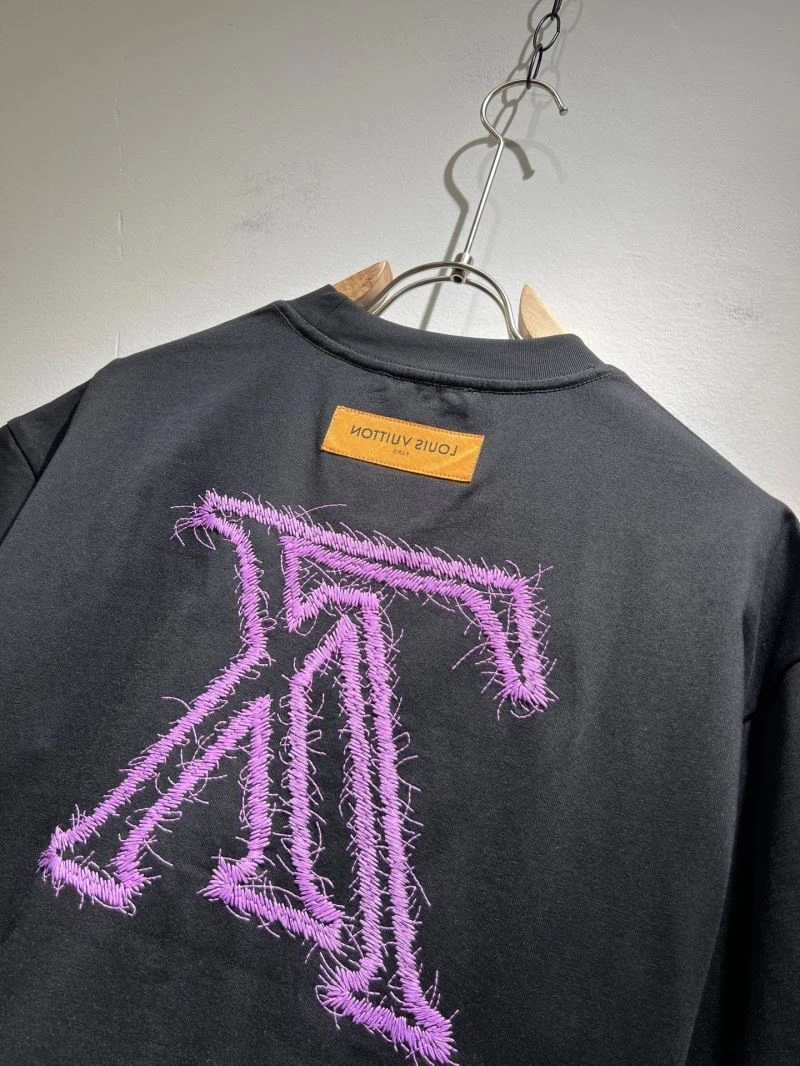 Louis Vuitton T-Shirts Trendy 132393