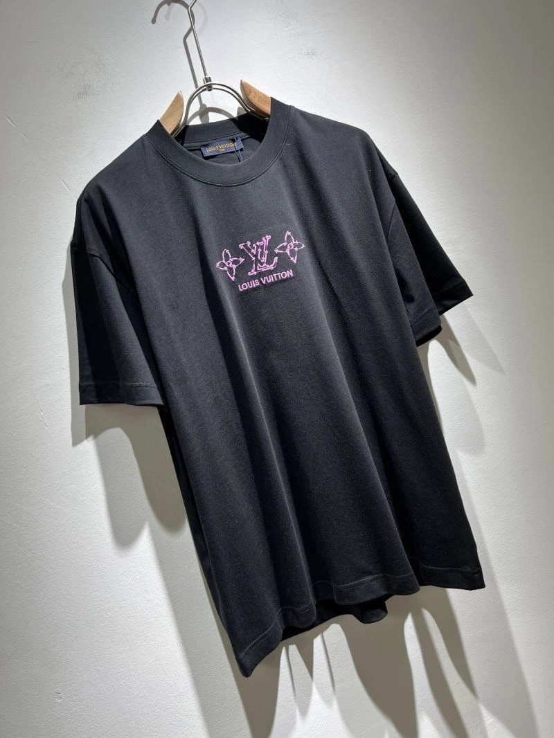 EyeCatching Louis Vuitton T-Shirts 132394
