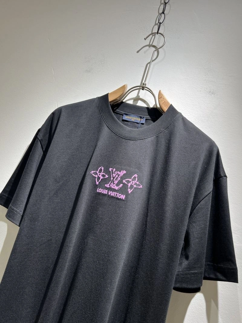 EyeCatching Louis Vuitton T-Shirts 132394
