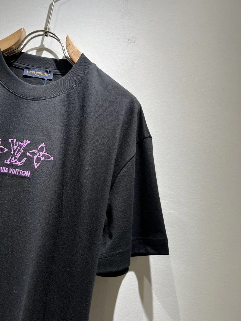 EyeCatching Louis Vuitton T-Shirts 132394
