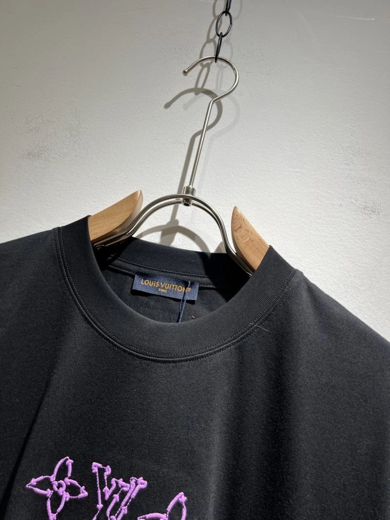 EyeCatching Louis Vuitton T-Shirts 132394