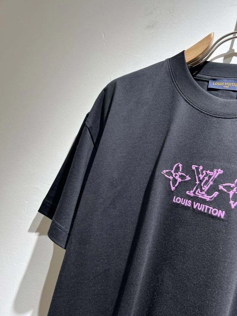 EyeCatching Louis Vuitton T-Shirts 132394