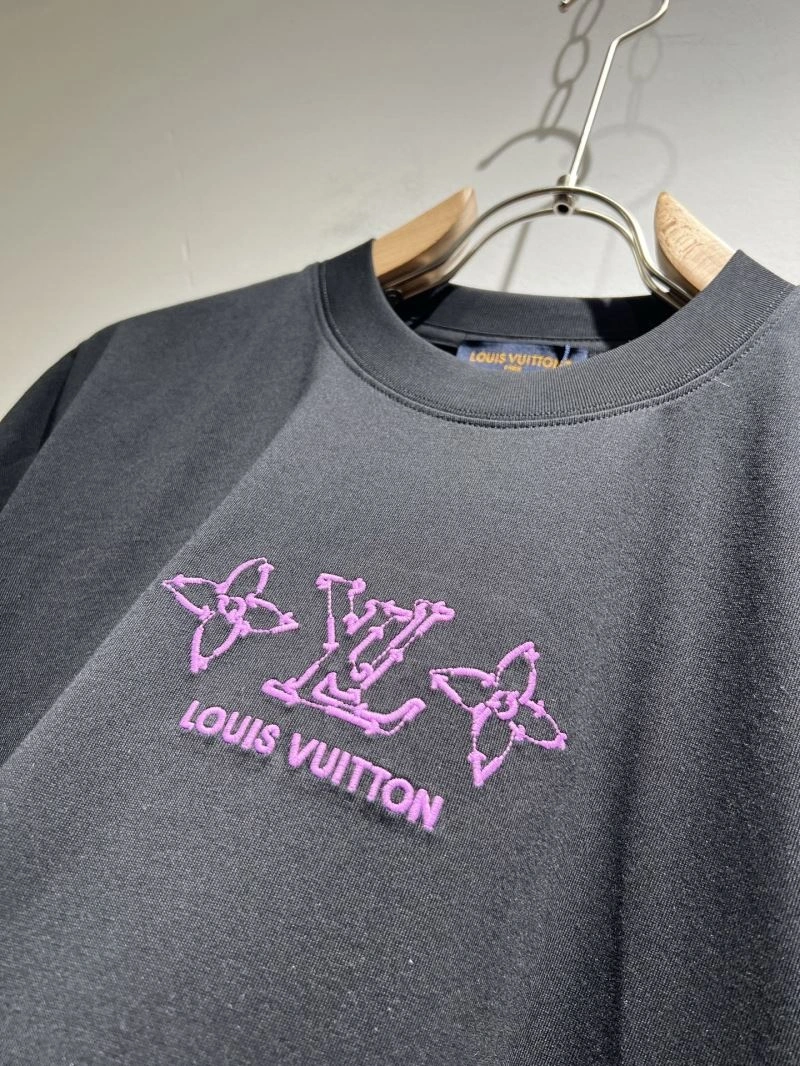 EyeCatching Louis Vuitton T-Shirts 132394