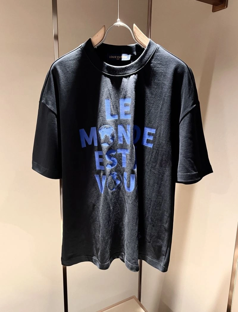 Louis Vuitton T-Shirts Stretchable 132368