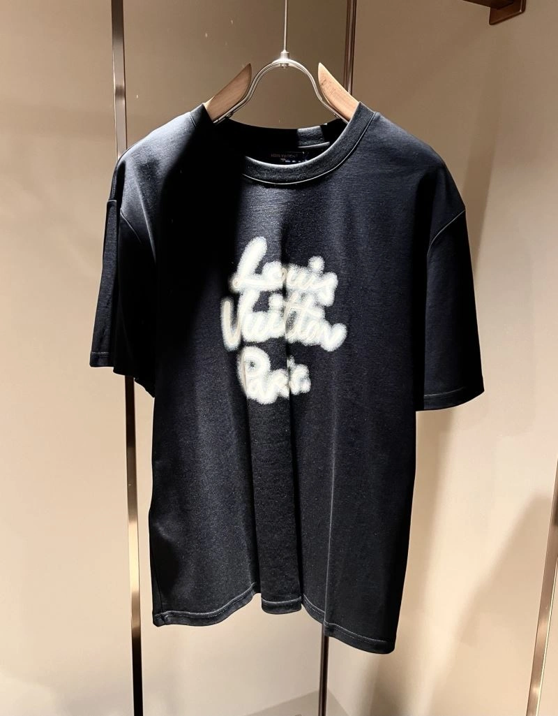 Louis Vuitton T-Shirts GoAnywhere 132380