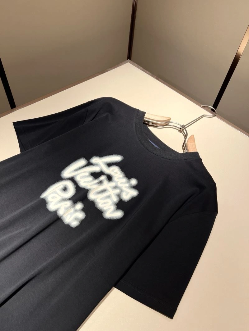 Louis Vuitton T-Shirts GoAnywhere 132380