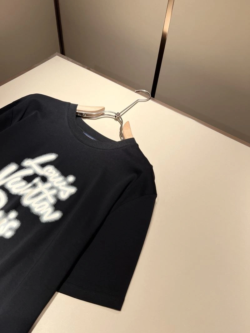 Louis Vuitton T-Shirts GoAnywhere 132380