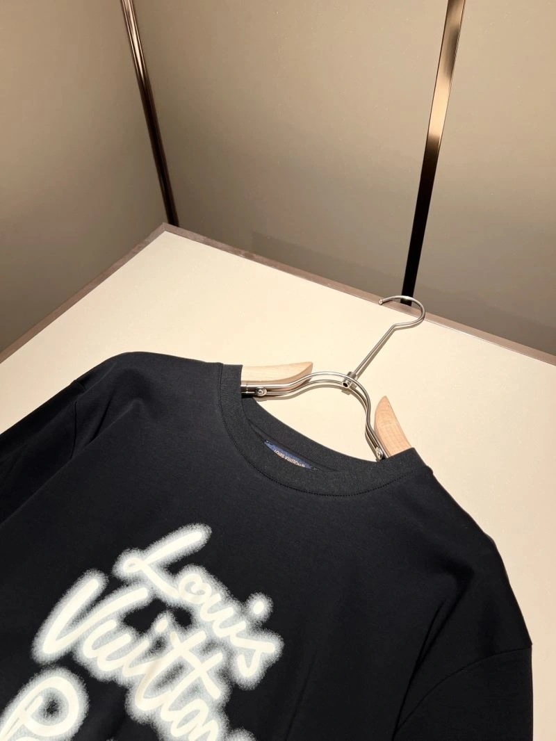 Louis Vuitton T-Shirts GoAnywhere 132380