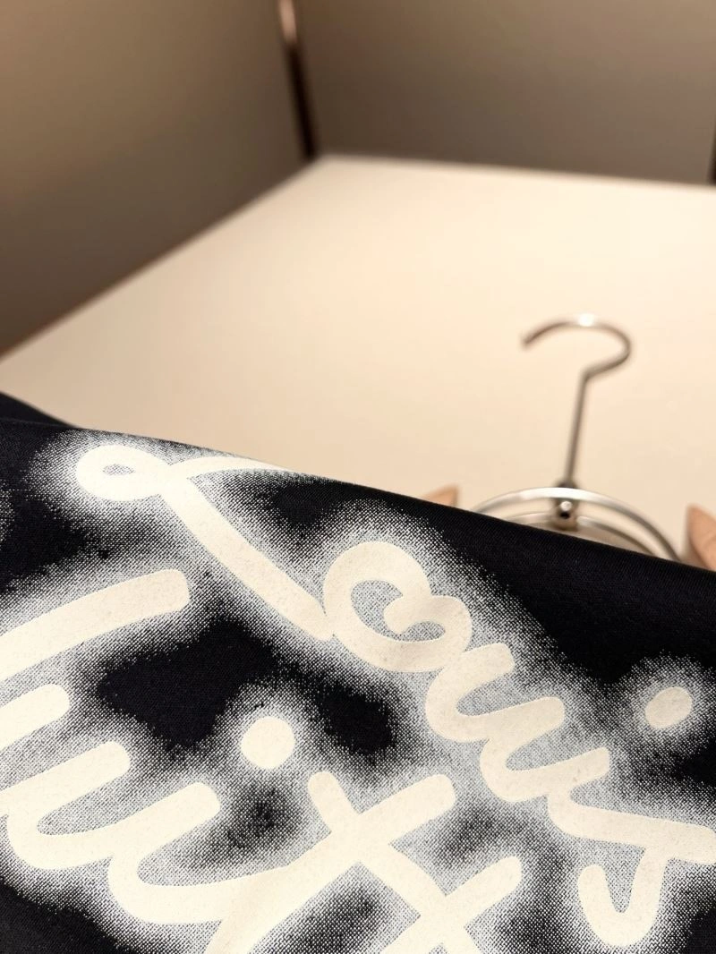 Louis Vuitton T-Shirts GoAnywhere 132380