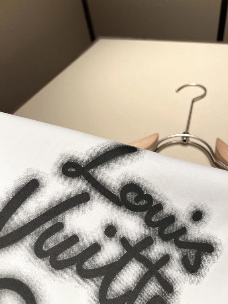 Packable Louis Vuitton T-Shirts 132365