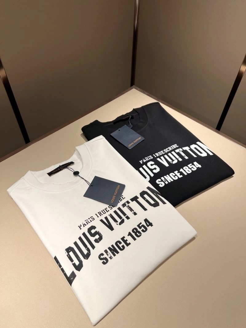 Effortless Louis Vuitton T-Shirts 132378