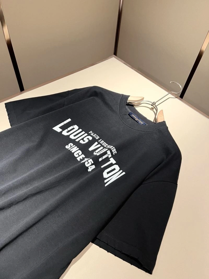 Effortless Louis Vuitton T-Shirts 132378