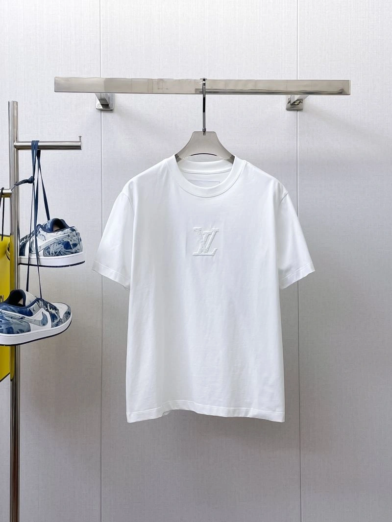 Stylish Louis Vuitton T-Shirts 132392